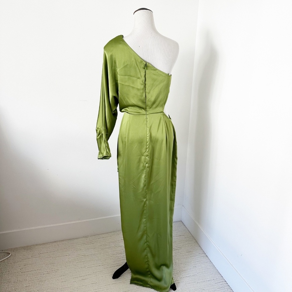 ASTR THE LABEL Amari Women’s M Green Maxi Dress Satin One-Shoulder Cut-Out Satin - Picture 6 of 15